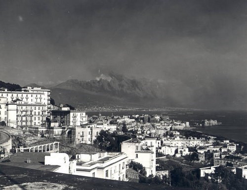 Eruption of vesuvius 1944 (Anna Sapio's town is just beneath the volcano-San Giorgio a Cremano)