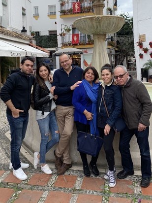 Daniel, Janet, Kevin, Theresa, Charlotte and Steve altogether in Orange Square, Marbella, Spain