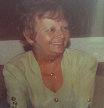 Luv this picture of you mom. Miss you so very much. xxx