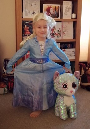Isla as Elsa from Frozen 2. You would love her mom shes so funny. X ??IMG 20191225 172750