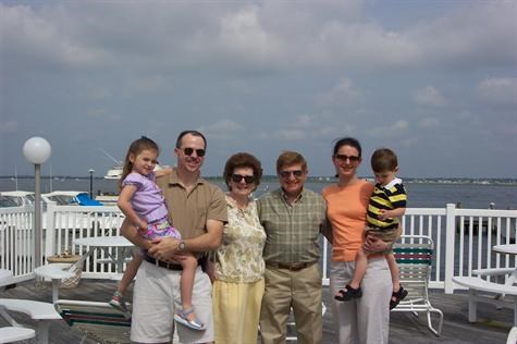 Amanda, Steve, Mom, Dad, Nancy, & James in OCNJ (2004)