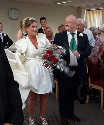 Pete giving your beloved sister Kir away at her wedding, the look says it all, love you and miss you so much. Mummy 💔❤️🥰 xx