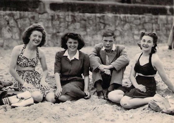 1946 with friends