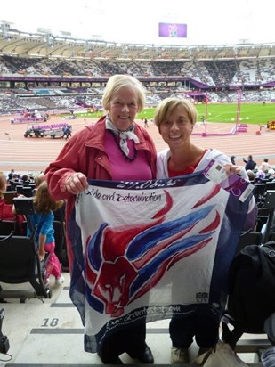Laura and mum at the 2012 Paralympics in London 