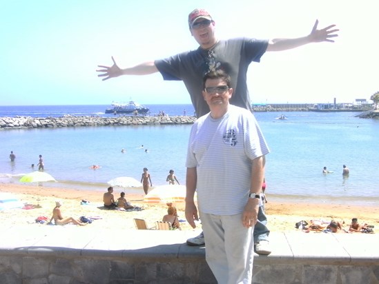 Gran Canaria 2009 - You always were the sensible one out of the two of us!