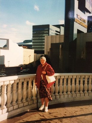 Anita in Vegas, 2001