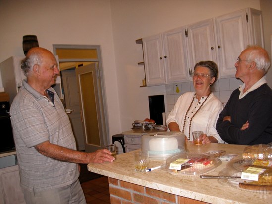 Peter holding court with Margaret and Graham, Kitchen of a chateau in the South of France 2009