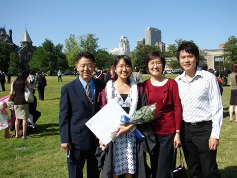 2007   Cathy graduates univerity 1