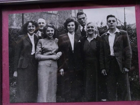 Mum with her Mum,Dad  and siblings