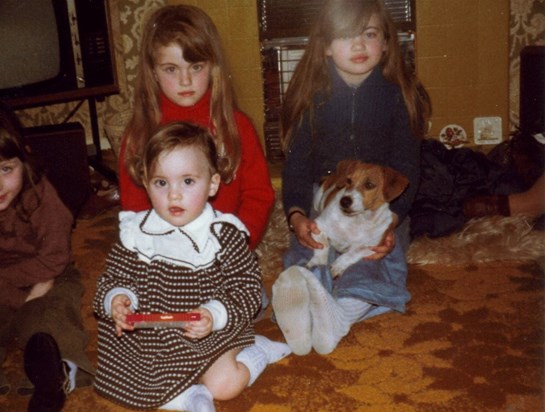Lucy,Trish hiding & her cousins Helen & Lorna