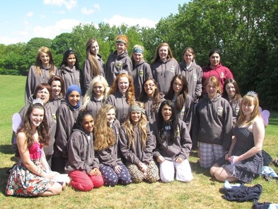 Mrs Grant with 11J on leavers day at STAGS 2011. 