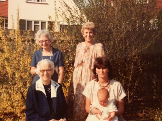 4 generations, 20 Heathfield Close - 1984