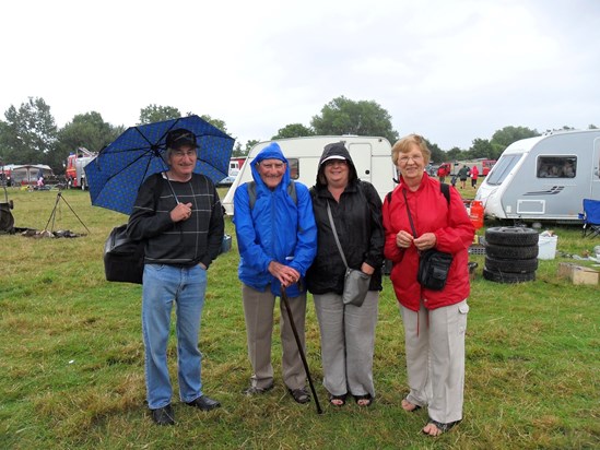 I can't help but smile at this photo, the weather was awful but we laughted all day!!