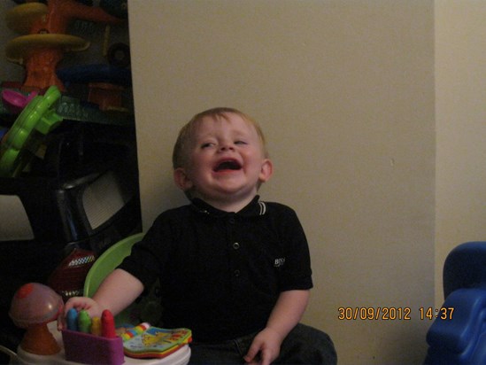 Caine laughing so much xx