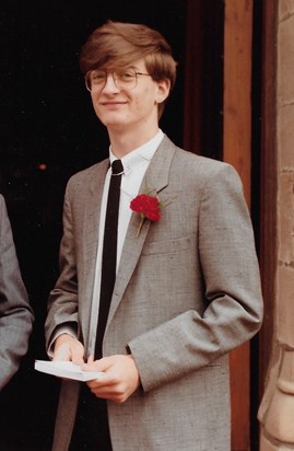 Usher at my wedding in 1985. A healthy head of hair ! 😊