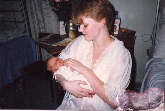 01/10/1987 Tracy and her eldest son Josh