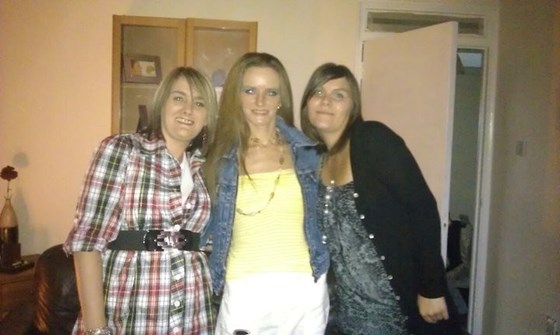 ummy in the middle, auntie Donna in the shirt and auntie Dannielle.xxx
