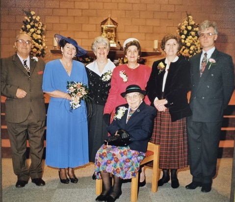 Granny Knox and her 6 Children at Elizabeth's wedding 