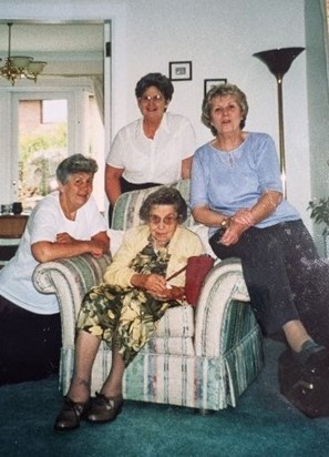Mum, Elizabeth, Chrissie & Gran