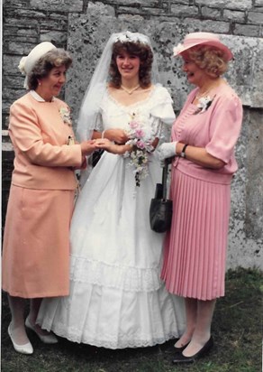 Wedding 1986 Mum Sheila & Plum
