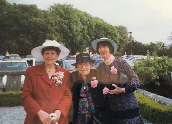Mum, Gran & Marion