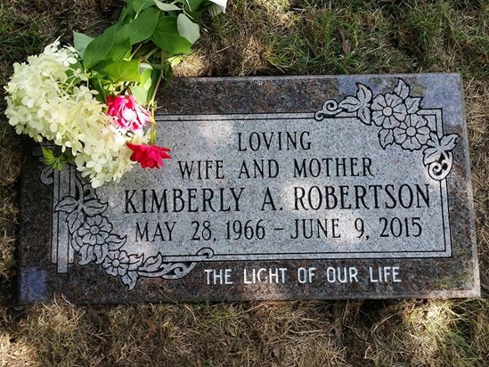 Kims headstone 2016