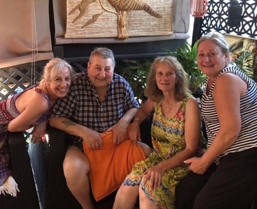 Paul, Gail and his sisters October 2018, after chemo which did not work