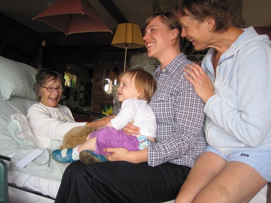Liz meets her great granddaughter Ingrid with Jessie and Leslie