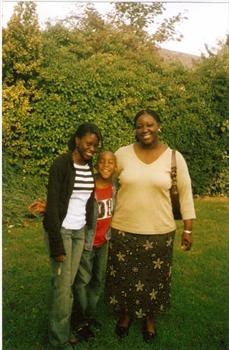 Nwi, Nkechi, Olive and Jesse in London for IGOC 2006