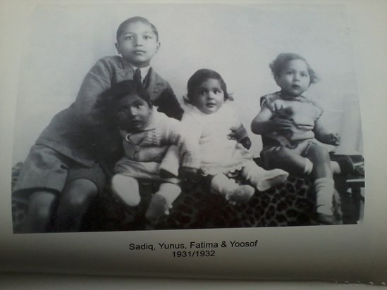 dad with older bothers and twin sister