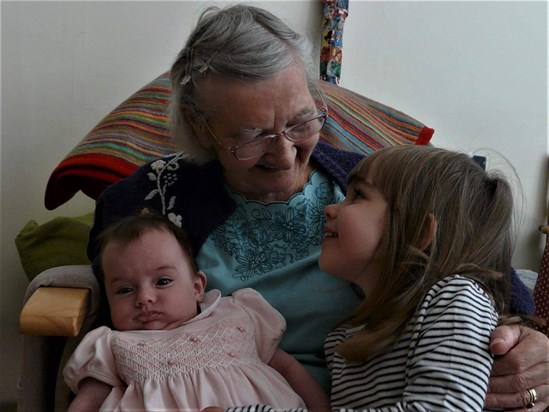 Nan, Sophie + Katie