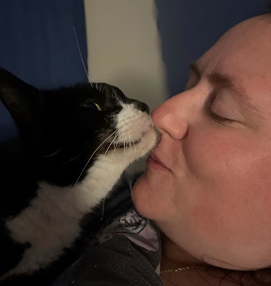 He knew what it was to give kisses, albeit sometimes wet 