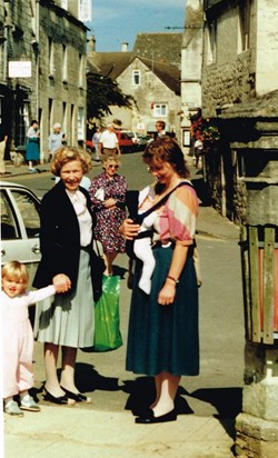 Celina, Mary, Domenica, baby Sabrina. Gloucestershire 1997