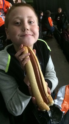 Dudes' Night Out at the Ice Hockey - How big is that hot dog ?