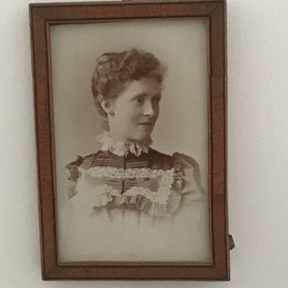 Here's a photo of Janet's Scots Grandmother, Catherine Wills (nee Tocher)