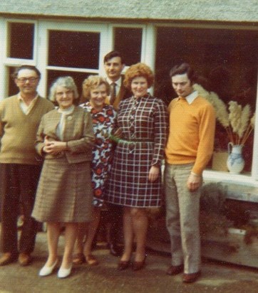 (L-R) Gordon Reed  Auntie Mabel Enid Reed Ken and Ruth and Martin Reed at Kingstree Devonn