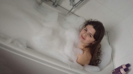 How she loved a bubbl bath