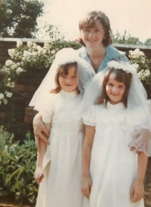 Barbara (Mum) with her daughter Erica (me) and friend Kim at our First Communion 