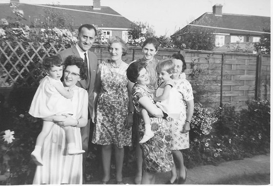 Birdie, Ann, Tom and Carol with Mum and Nan