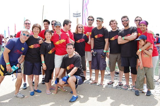 Along with IMO Dragon Boat Team 2009 on the Thames