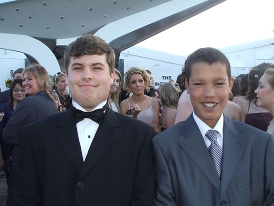 bestfriends - two brothers at the prom