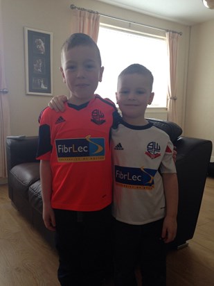 Here are the boys Grandma, looking all grown up ready for their first Bolton match! Thinking of u ??