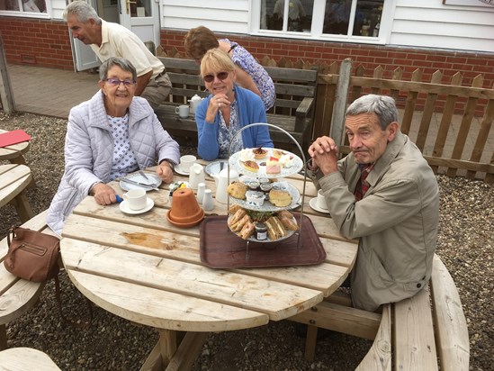 Tea in Heybridge, Sheila, Alan & Dilly 2018
