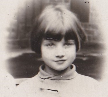 Mum 1929 cropped