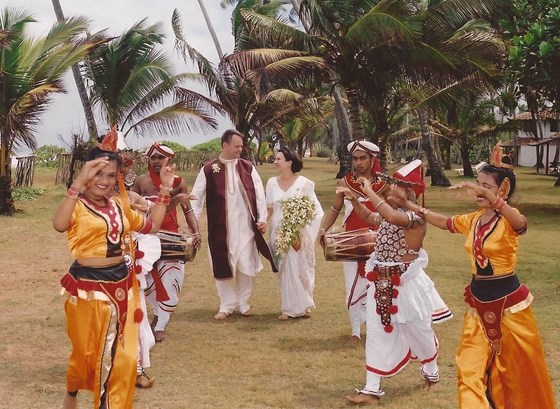 The married couple with Kandian dancers, Sri Lanka, 2002