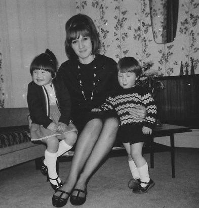 Karyn, Steven & Mother Carol in St. Michael's Hill flat, Bristol