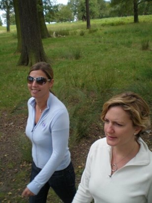 Skinny & gorgeous on a stroll in Richmond Park