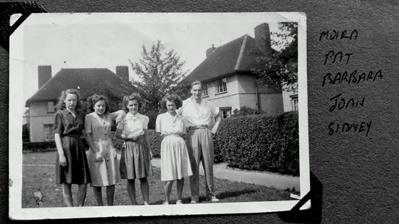 Moira, Pat, Barbara, Joan and Sidney (date unknown)