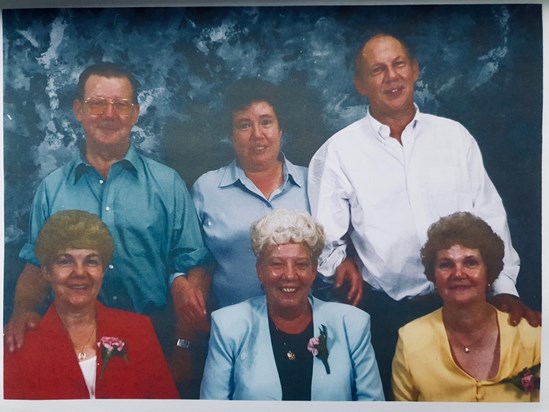 Sheila and her siblings (back row L to R: Peter, Jenny, Eddie. Front row L to R: Sheila, June, Sylvia) 