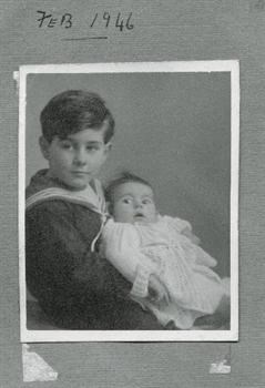 Dad aged 4 months with older brother Duncan, Feb 1946